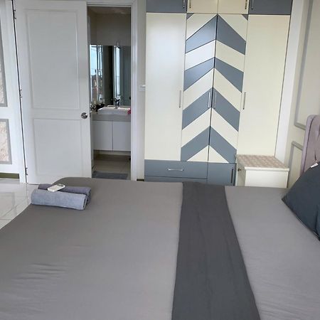 Double E Saigon Apartment In Rivergate Building Хошимін Екстер'єр фото